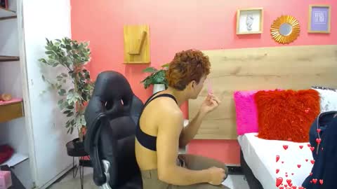 Snapshot of aslyhernandez chatting on 05.13.26 ASLY online show from 05.13.26