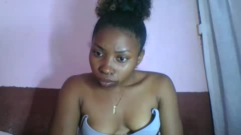 Snapshot of asmiraa chatting on 11.28.25 asmiraa online show from 11.28.25