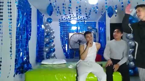 Snapshot of asmodeus7100 chatting on 02.07.25 THOMAS AND DAMIAND online show from 02.07.25