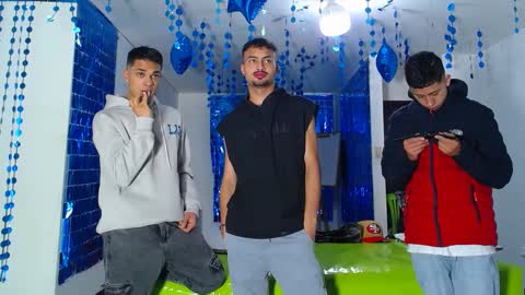 Snapshot of asmodeus7100 chatting on 03.02.25 THOMAS AND DAMIAND online show from 03.02.25