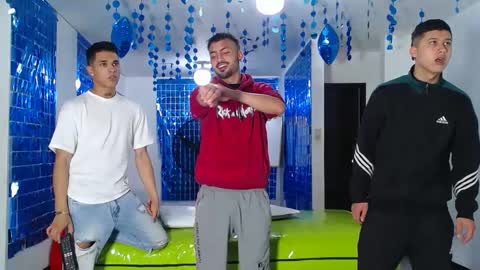 Snapshot of asmodeus7100 chatting on 03.07.25 THOMAS AND DAMIAND online show from 03.07.25