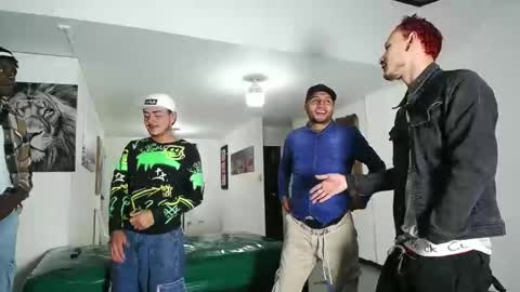 Snapshot of asmodeus7100 chatting on 09.20.25 THOMAS AND DAMIAND online show from 09.20.25