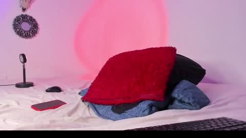 Snapshot of asmodeuszz chatting on 12.21.24 asmodeuszz online show from 12.21.24