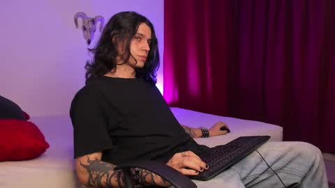 Snapshot of asmodeuszz chatting on 02.17.25 asmodeuszz online show from 02.17.25