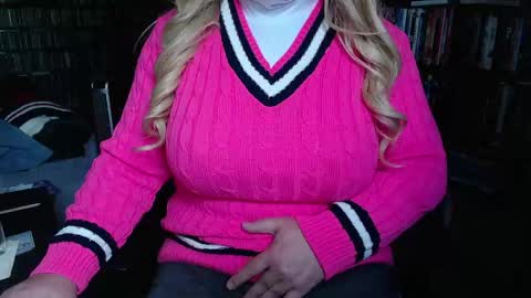 Snapshot of aspen_vale chatting on 06.02.26 Aspen Vale online show from 06.02.26