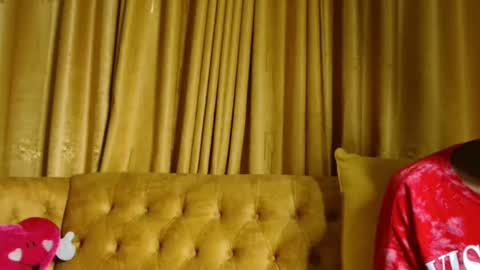 Snapshot of assey_ chatting on 12.18.24 assey online show from 12.18.24