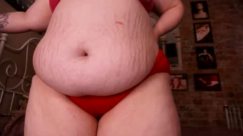 Snapshot of assgives chatting on 04.30.26 Eva online show from 04.30.26