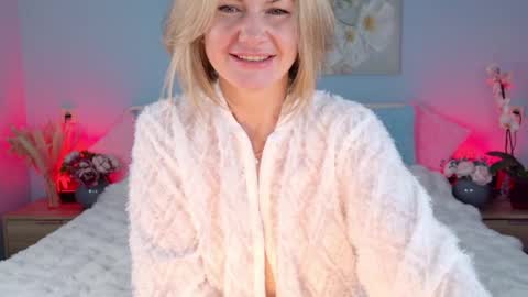Snapshot of assolmonet chatting on 05.17.26 assolmonet online show from 05.17.26