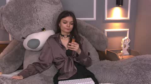 Snapshot of asterquinn chatting on 03.11.25 Aster Quinn online show from 03.11.25