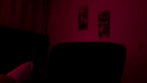 Snapshot of astonhills chatting on 09.28.25 astonhills online show from 09.28.25