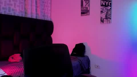 Snapshot of astonhills chatting on 10.11.25 astonhills online show from 10.11.25