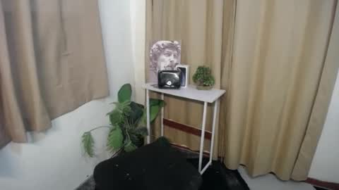 Anna online show from 01.24.25