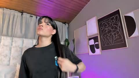 Snapshot of astrid_velle chatting on 06.04.26 astrid_velle online show from 06.04.26