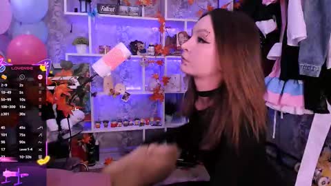 Snapshot of asya_sweet_ chatting on 10.13.25 Anastasia online show from 10.13.25
