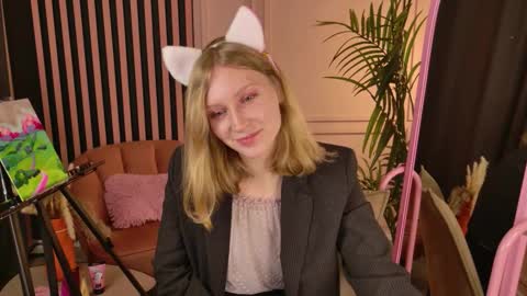 Snapshot of asyalumi chatting on 12.21.25 Asya online show from 12.21.25