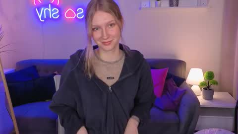 Snapshot of asyalumi chatting on 12.22.25 Asya online show from 12.22.25