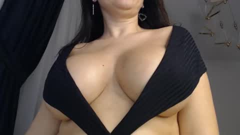 Snapshot of asyax chatting on 01.06.25 Assya online show from 01.06.25