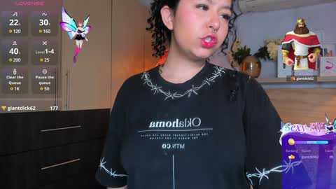 Snapshot of atena_cuteee chatting on 12.30.24 sofia online show from 12.30.24