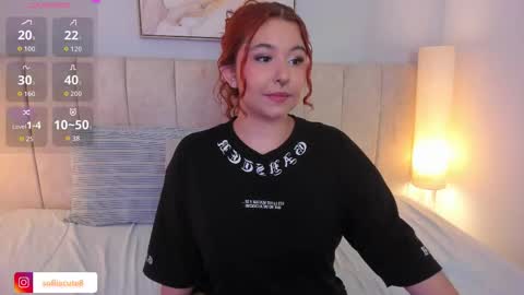 Snapshot of atena_cuteee chatting on 11.13.25 sofia online show from 11.13.25