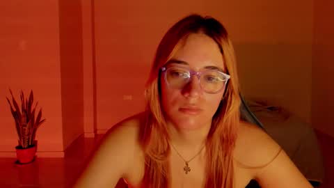 Snapshot of atenas__05 chatting on 02.28.26 atenas online show from 02.28.26