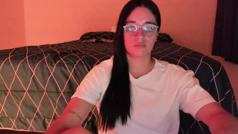 Snapshot of atenas__05 chatting on 05.19.26 atenas online show from 05.19.26