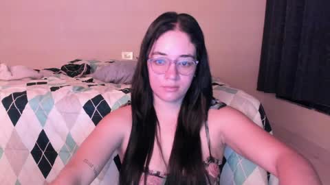 Snapshot of atenas__05 chatting on 05.23.26 atenas online show from 05.23.26