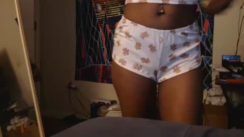 AtirahCali online show from 10.05.25