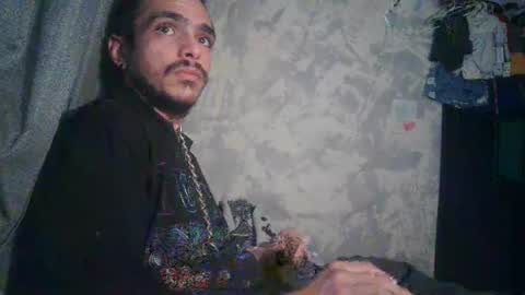 Snapshot of atmorin01 chatting on 10.19.25 Atmarin199 aka Dre online show from 10.19.25