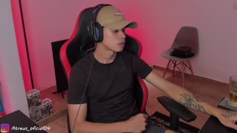 Snapshot of atreus_oficial chatting on 12.10.24 Atreus online show from 12.10.24