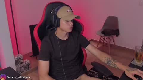 Snapshot of atreus_oficial chatting on 12.10.24 Atreus online show from 12.10.24