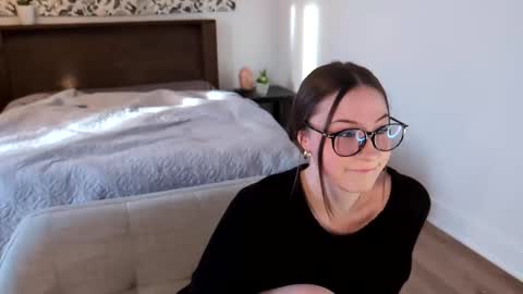 Miss Audrey online show from 02.22.25