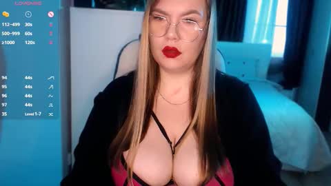 Snapshot of aura_boobs chatting on 01.14.26 Aura FOLLOW ME online show from 01.14.26