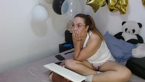 Snapshot of aurafuego chatting on 04.18.26 Auro online show from 04.18.26