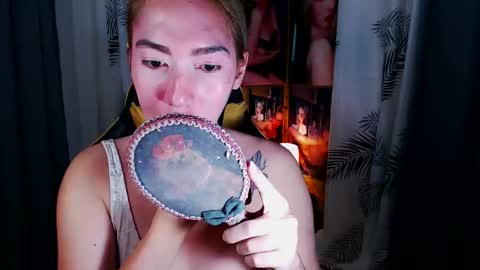 Snapshot of aurakharisma_xx chatting on 03.20.26 Miss awra online show from 03.20.26
