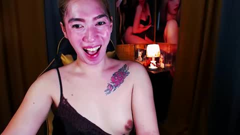 Snapshot of aurakharisma_xx chatting on 04.10.26 Miss awra online show from 04.10.26