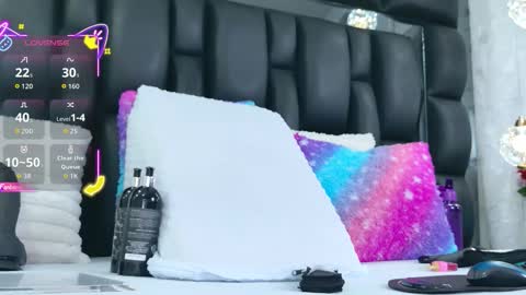 Aura online show from 12.13.25