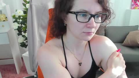 Snapshot of aureliagleam chatting on 06.01.26 Aurelia online show from 06.01.26