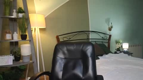 Snapshot of aurora_aksness chatting on 03.06.25 Aurora online show from 03.06.25