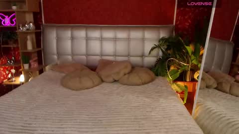 Snapshot of aurora_aksness chatting on 03.07.25 Aurora online show from 03.07.25