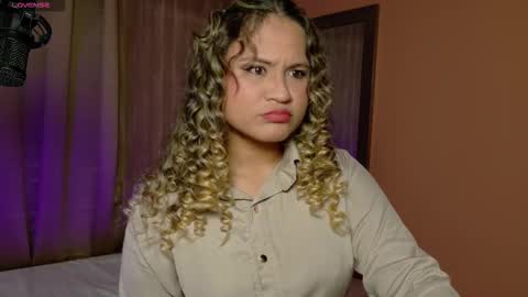 Snapshot of aurora_collins08 chatting on 02.12.25 aurora_collins08 online show from 02.12.25