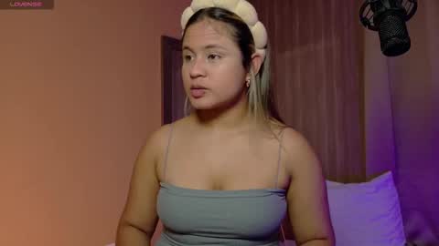 Snapshot of aurora_collins08 chatting on 03.05.25 aurora_collins08 online show from 03.05.25