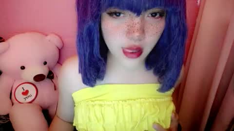 Snapshot of aurora_more chatting on 05.18.26 cute online show from 05.18.26