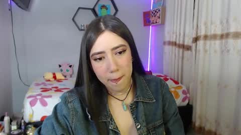 Snapshot of aurora_shy_ chatting on 01.22.25 Aurora online show from 01.22.25