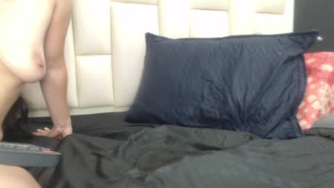 auroraa_miller online show from 01.08.25