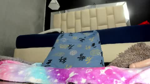 auroraa_miller online show from 01.28.25