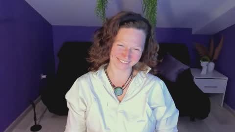 auroraborealis__ online show from 09.18.25