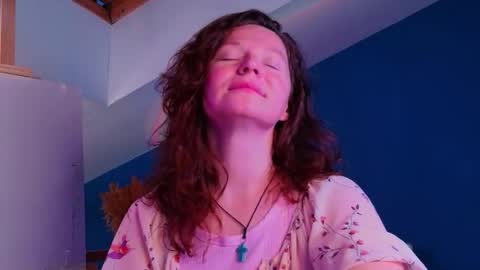 auroraborealis__ online show from 12.21.25