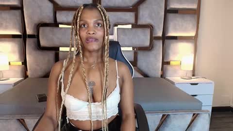 Ariana online show from 11.24.25