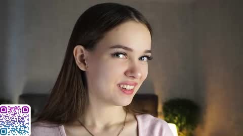 Snapshot of auroralowen chatting on 06.26.26 Aurora online show from 06.26.26