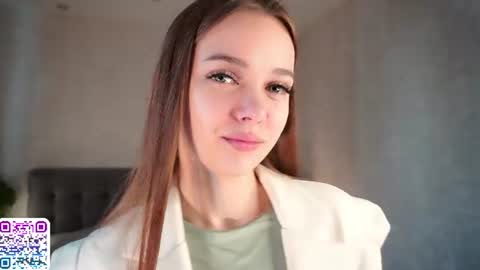 Snapshot of auroralowen chatting on 07.15.26 Aurora online show from 07.15.26